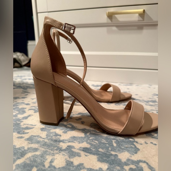 Chic Tan Block Heel heels - Picture 3 of 5